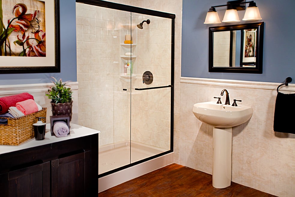 Sandbar_Shower_Base_Travertine_Windmill_Tile_and_Wainscoting_Brushed_Nickel_IMG_6328_LR_bp