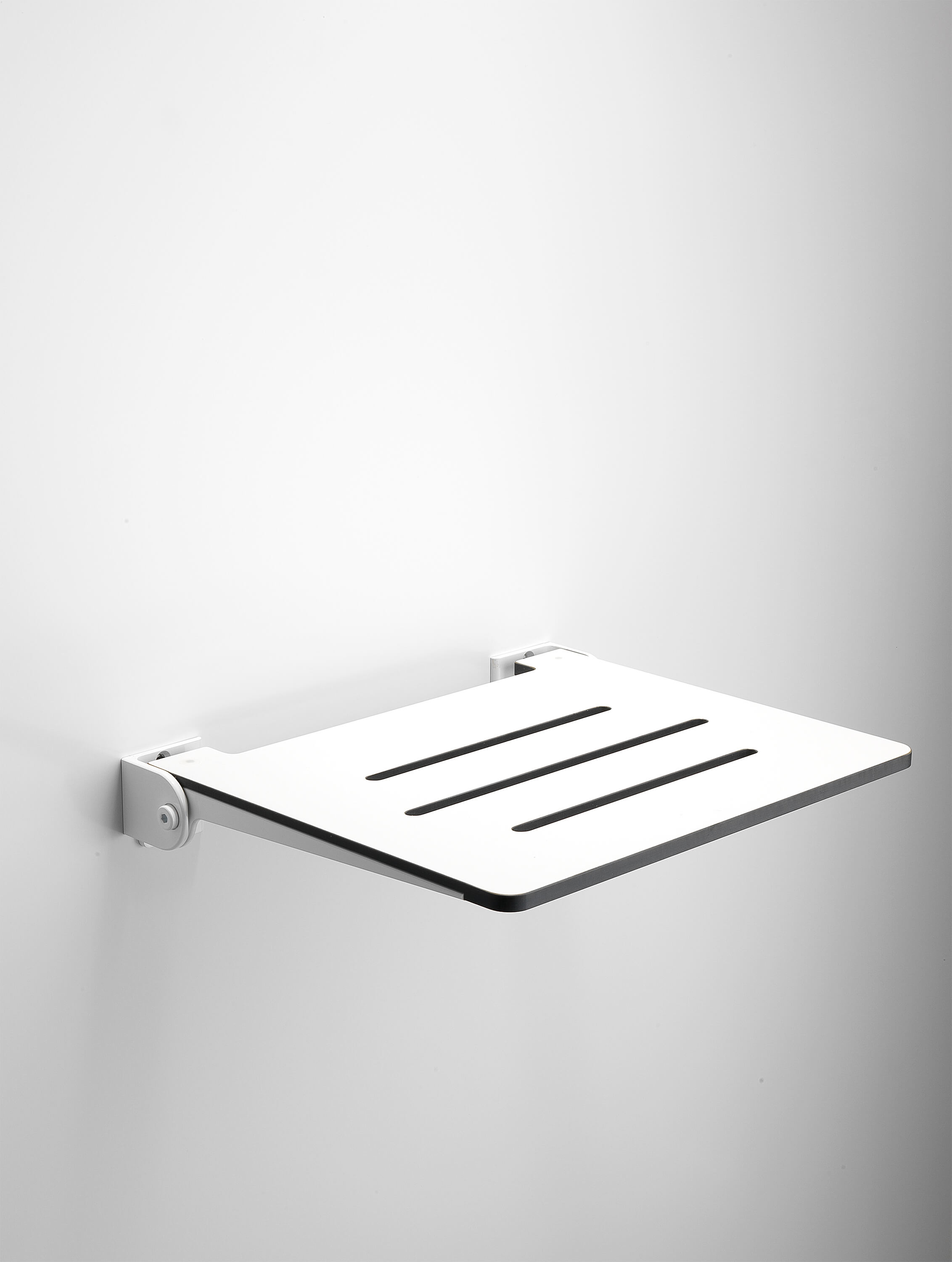 White Poly Slotted Seat 0044 Med